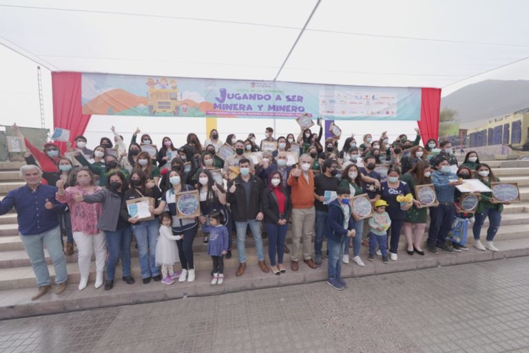 Jugando a ser miner@ y apadrinamiento jardines Antofagasta (2)