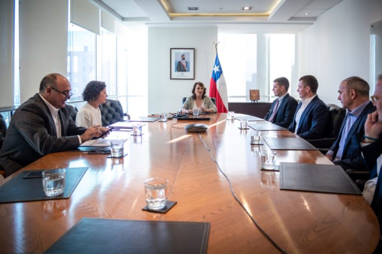 Reunion-Lundin-MinistraMineria-1200x800