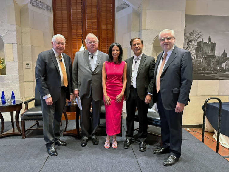 Los_participantes_del_panel_Desafios_de_los