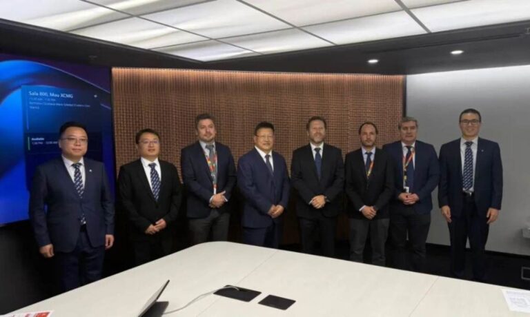 XCMG y Codelco sellan acuerdo para impulsar maquinaria minera eléctrica e inteligente en Chile