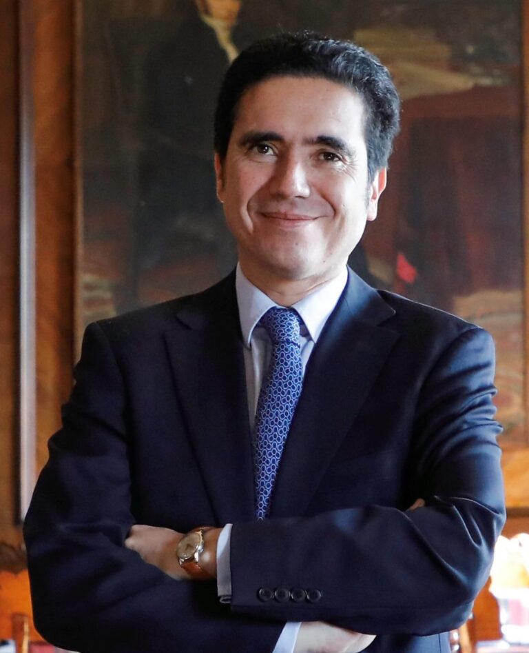 IGNACIO BRIONES
