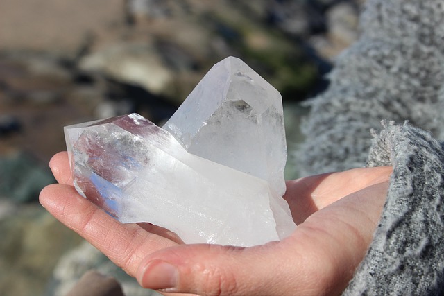 marc-mjollnir-rock-crystal-4121682_640