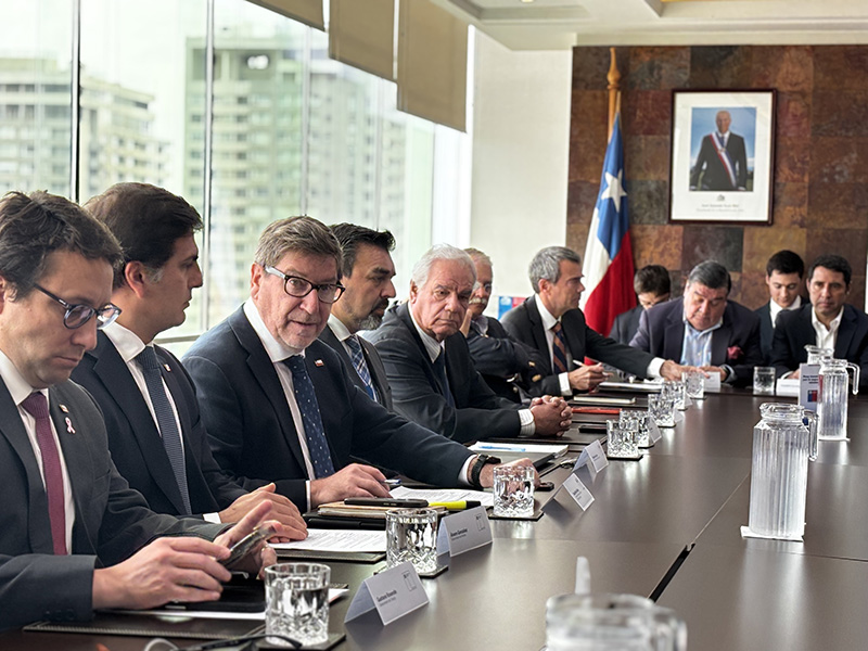 Ministro Mas mesa de seguridad 2